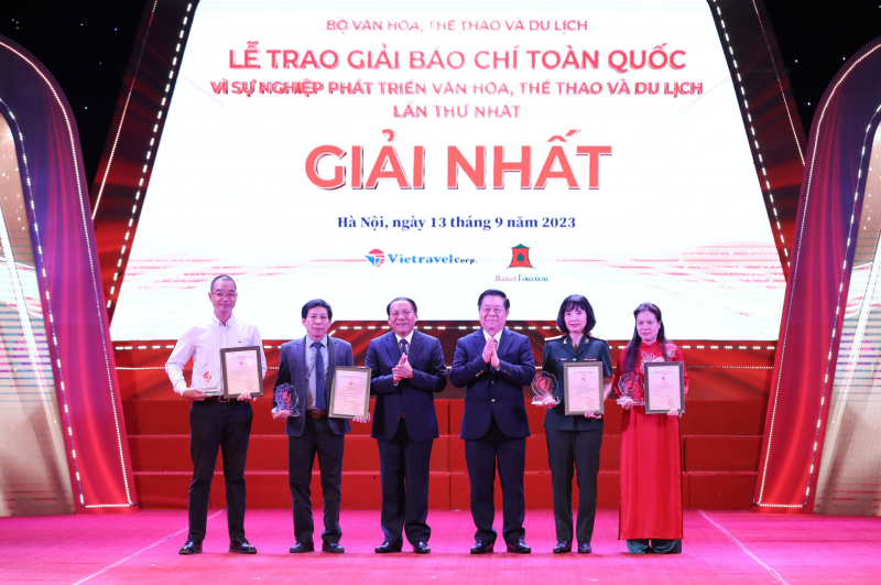 Lễ trao giải Giải Báo chí toàn quốc vì sự nghiệp phát triển Văn hóa, Thể thao và Du lịch lần thứ 1 (ảnh minh họa)